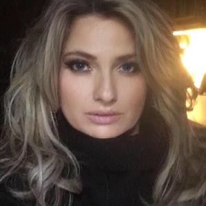 Meet your Posher, Lori